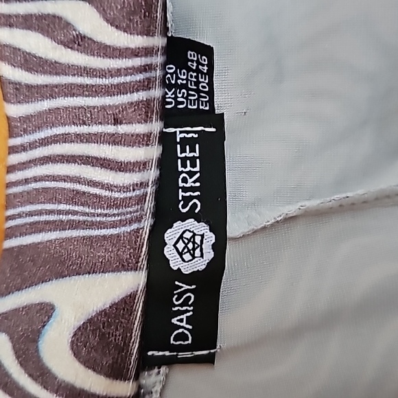 Daisy Street Velvet Flared Pants - Picture 4 of 5